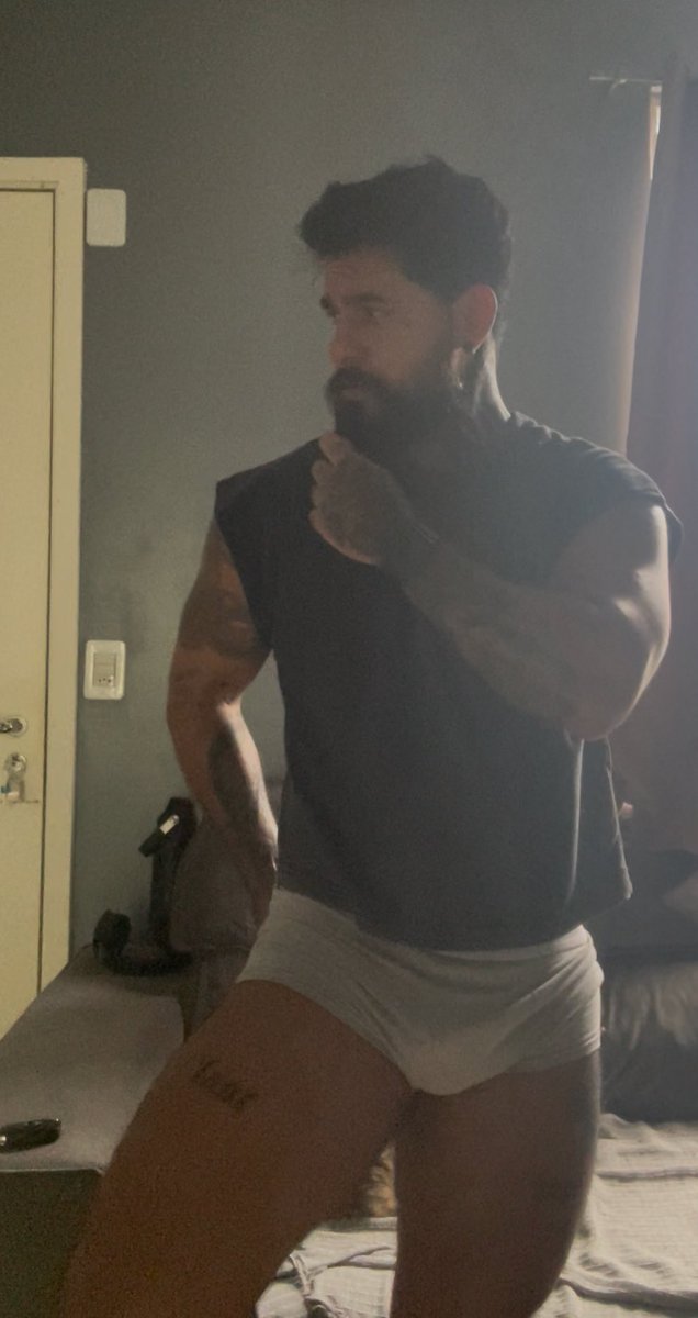 o homem dinossauro 🦖 tweet media