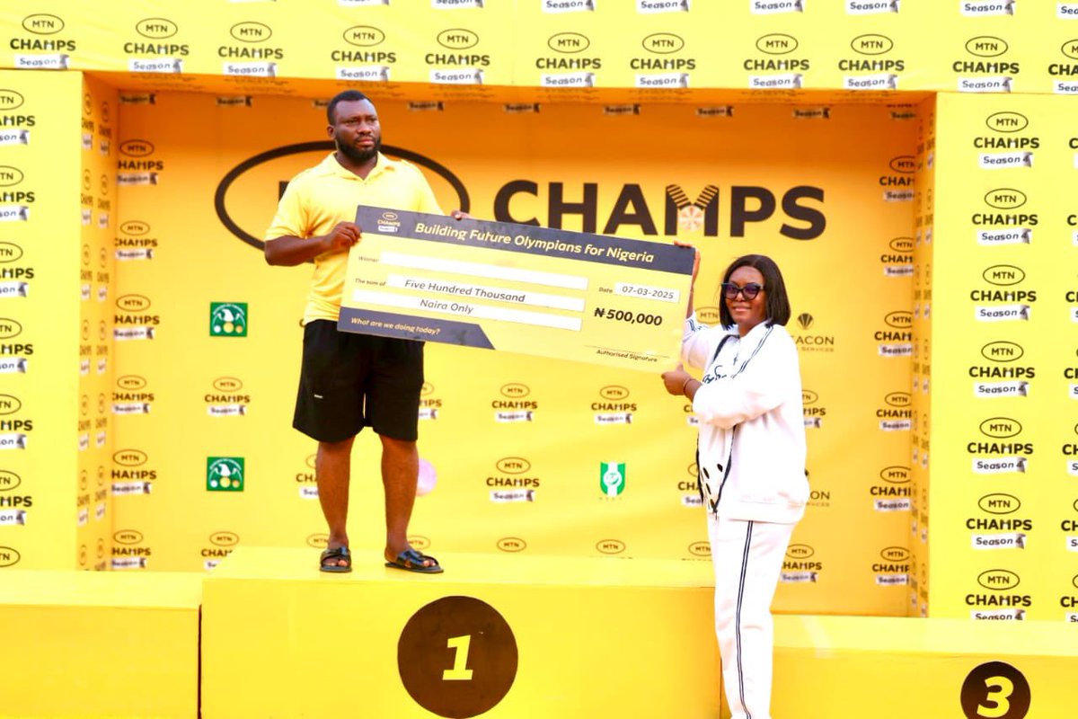 Tohria 💋 tweet media