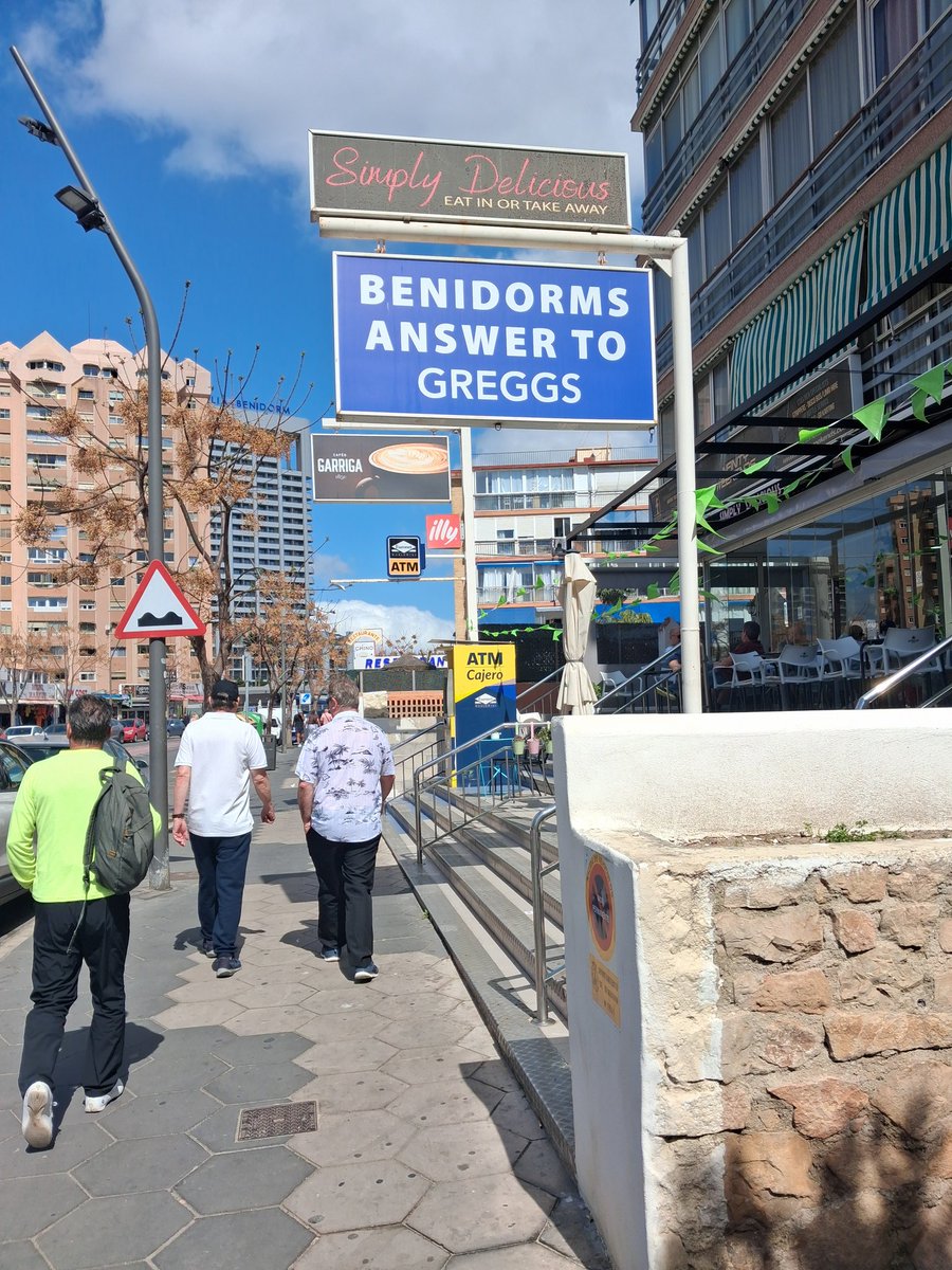 Baz, Wacky worm tweet media