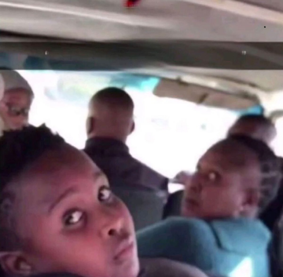 ThatGirlFawzee tweet media