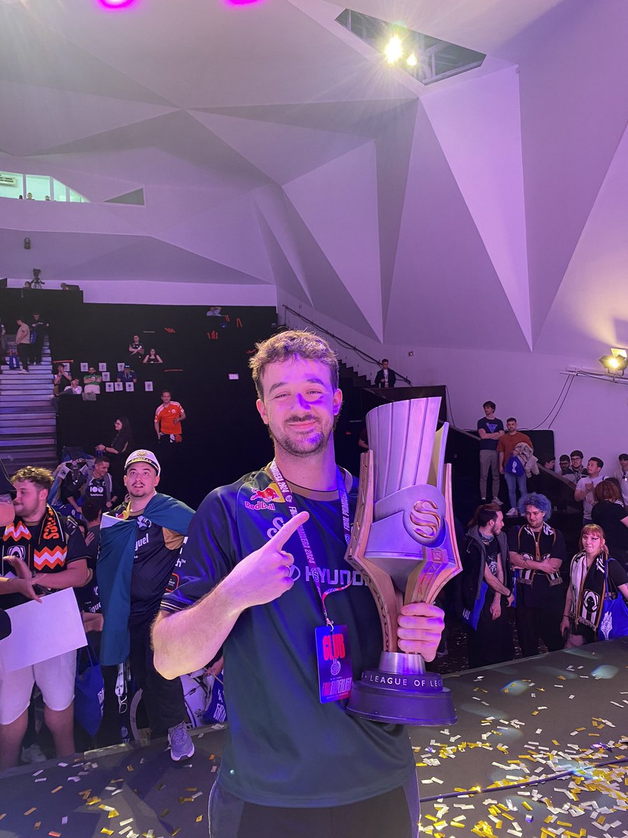 Adrià GR tweet media