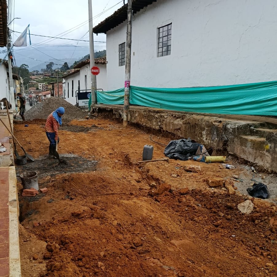 Construyendo Región tweet media