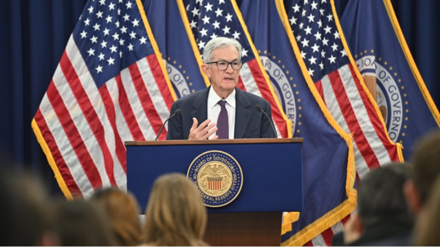 macaulay_marc's tweet photo. A dovish pause carried sharper edges. The March FOMC exposed rising inflation risks and growing doubts about whether rate cuts are still the right tool, according to @DianeSwonk. https://t.co/lYhFfoyiuh https://t.co/k8hGHbOZB4