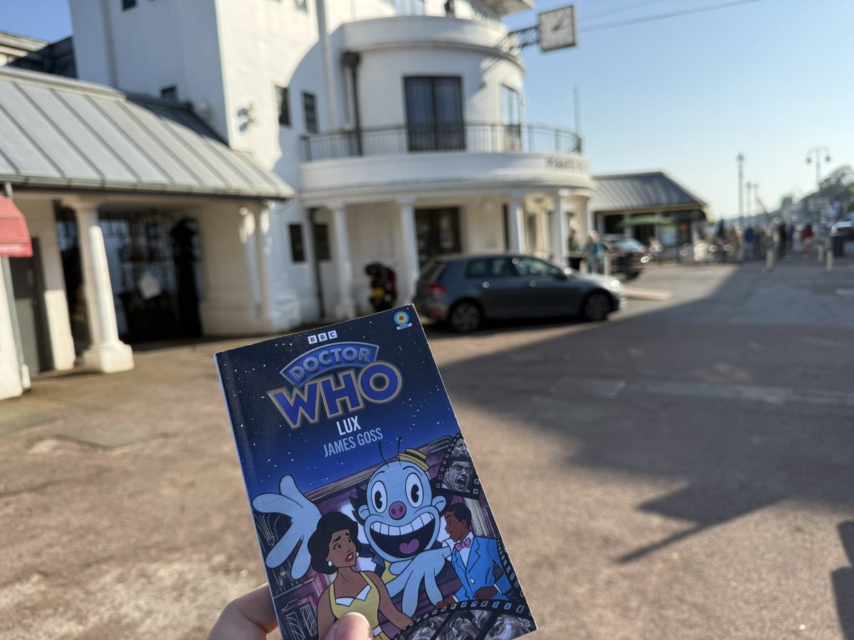 Doctor Who Positivity (Tom #IStandWithDavidTennant tweet media