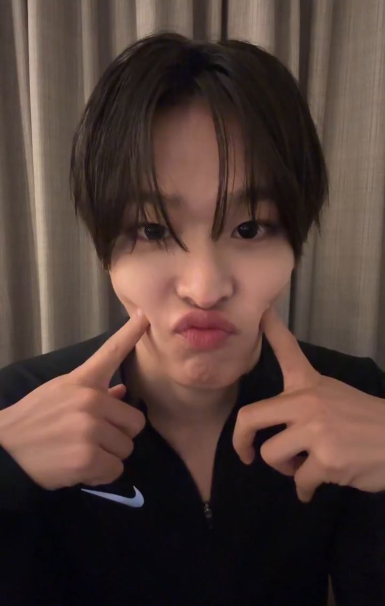 な~୨୧⑅* tweet media