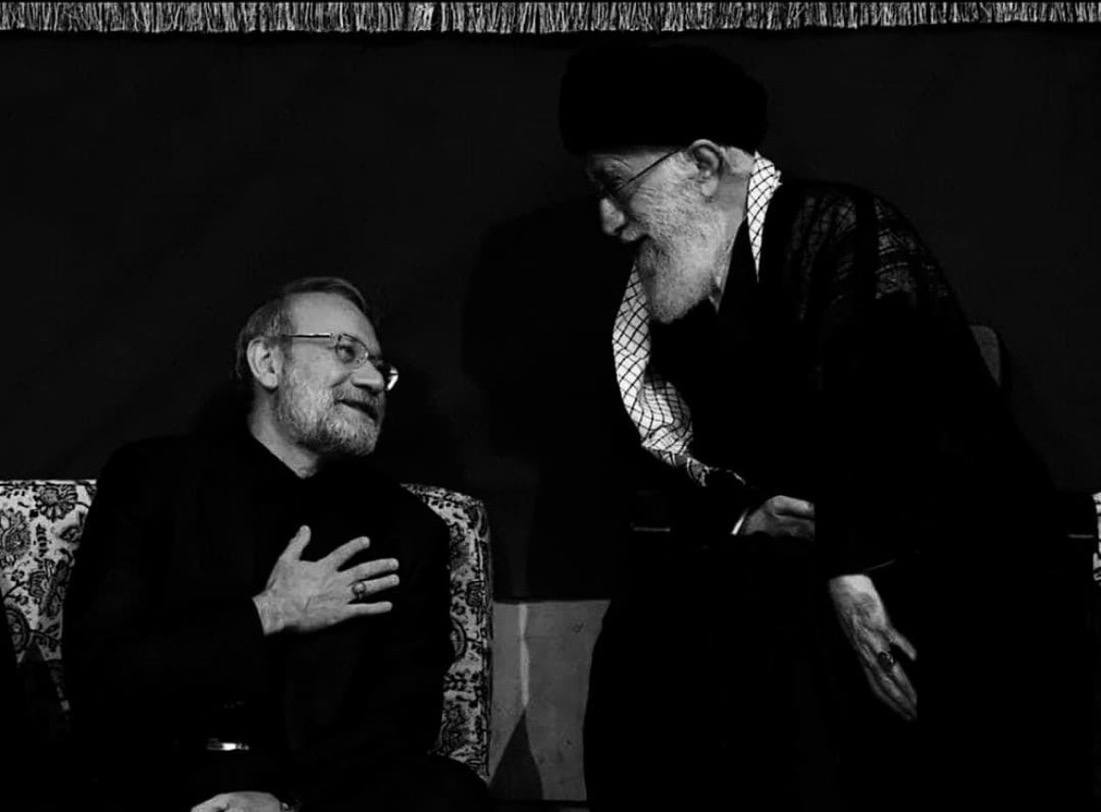 حدّثنا يا ميثم،
عن جوازِ عبور العاشقين..
أخبرنَا؛
كيف يلحقُ تمَّارٌ بعليٍّ؟
#ليلة_الشهداء