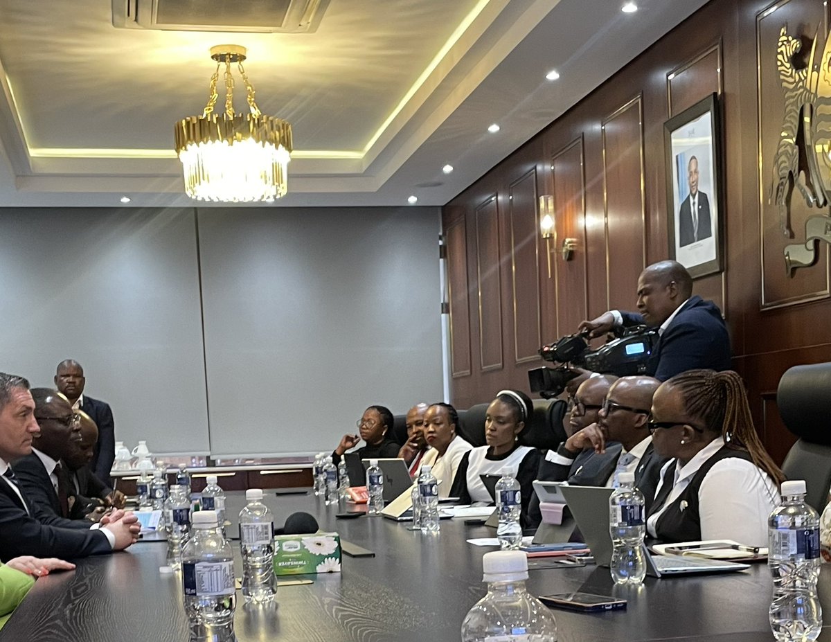 Canada in Zimbabwe tweet media