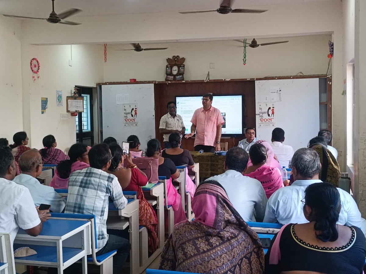 CollectorJspur's tweet photo. Training of enumerators and supervisors at Tahasils and  municipalities level to accomplish the census assignments smoothly..@CMO_Odisha @OdishaCeo @IPR_Odisha https://t.co/vvaFffqpRH