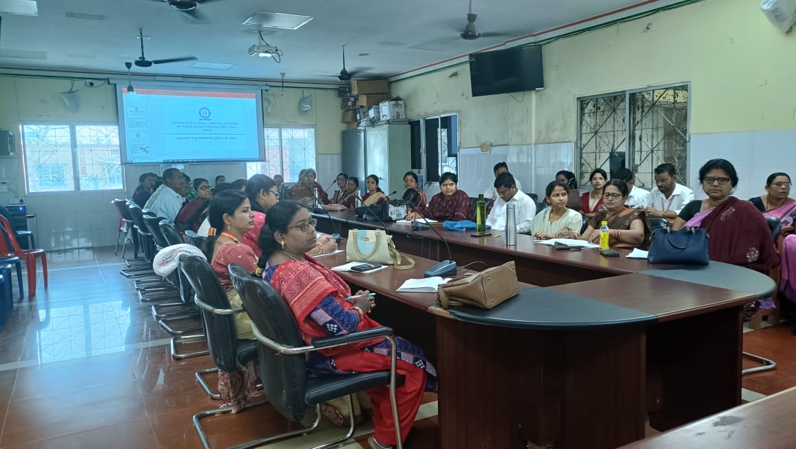 CollectorJspur's tweet photo. Training of enumerators and supervisors at Tahasils and  municipalities level to accomplish the census assignments smoothly..@CMO_Odisha @OdishaCeo @IPR_Odisha https://t.co/vvaFffqpRH