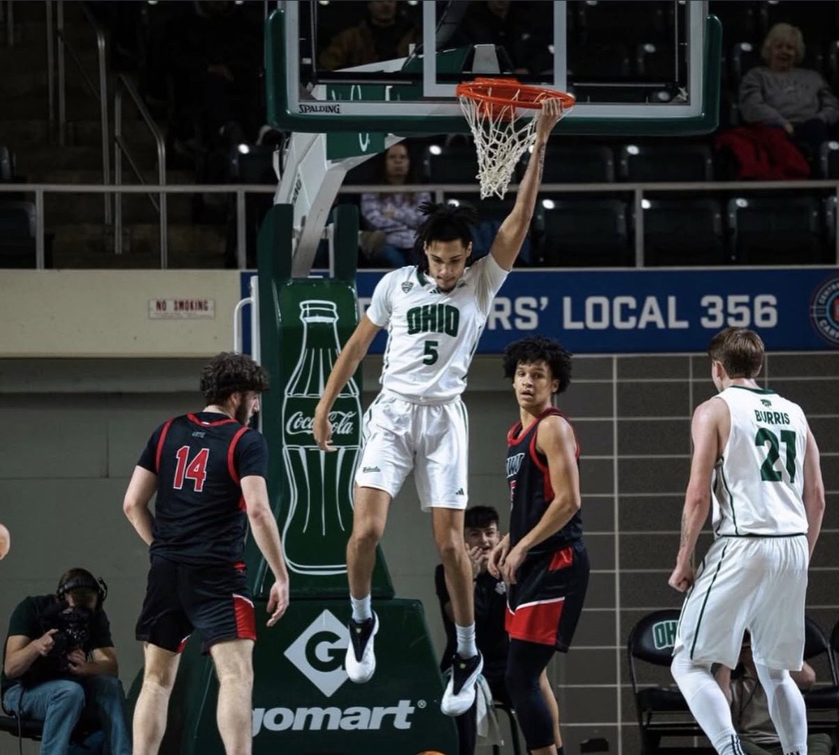 Tobias Bass tweet media