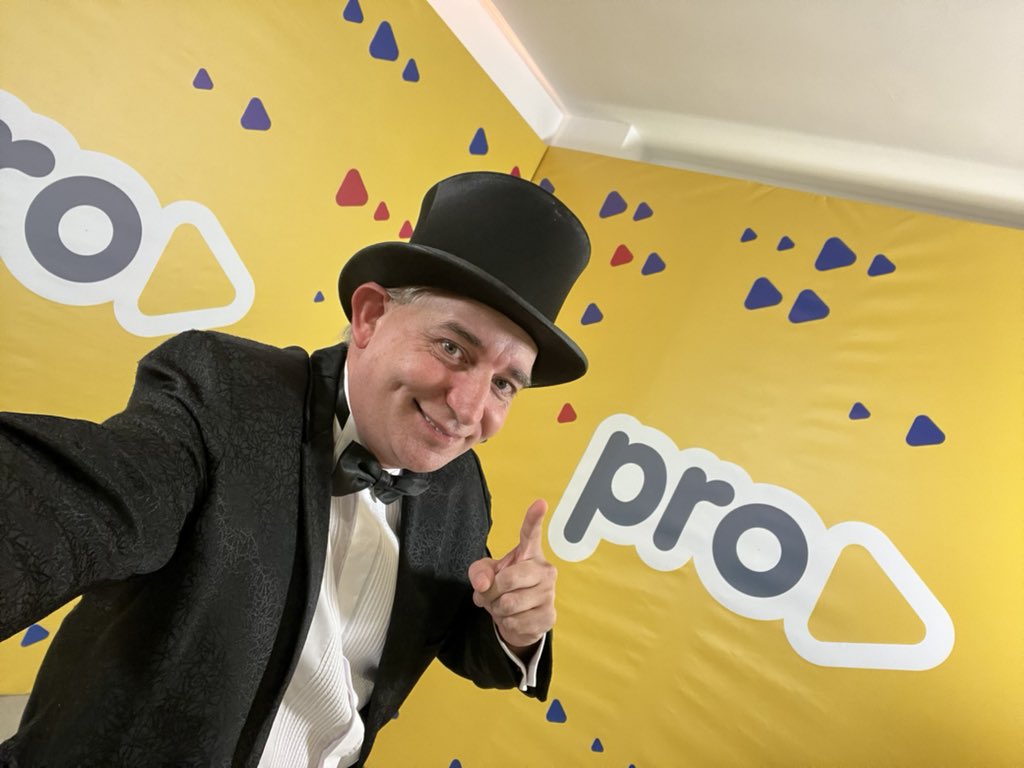 MAGO SIN DIENTES tweet media