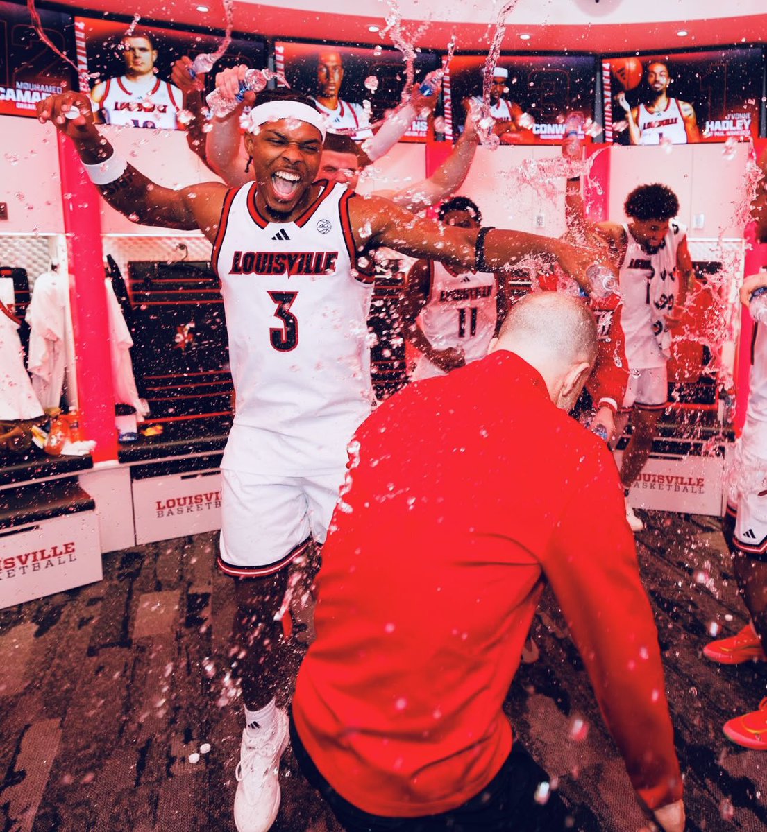 CamIsMoney tweet media