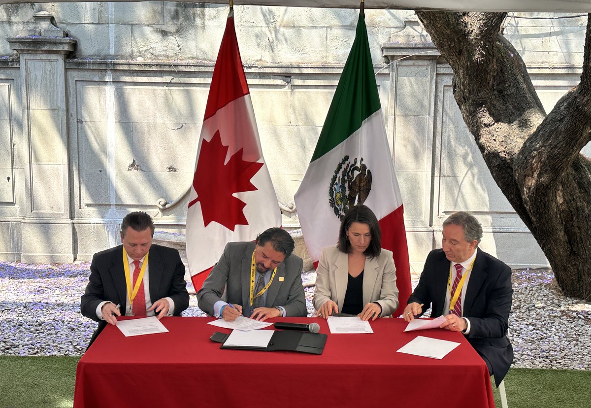 Canadá en México tweet media