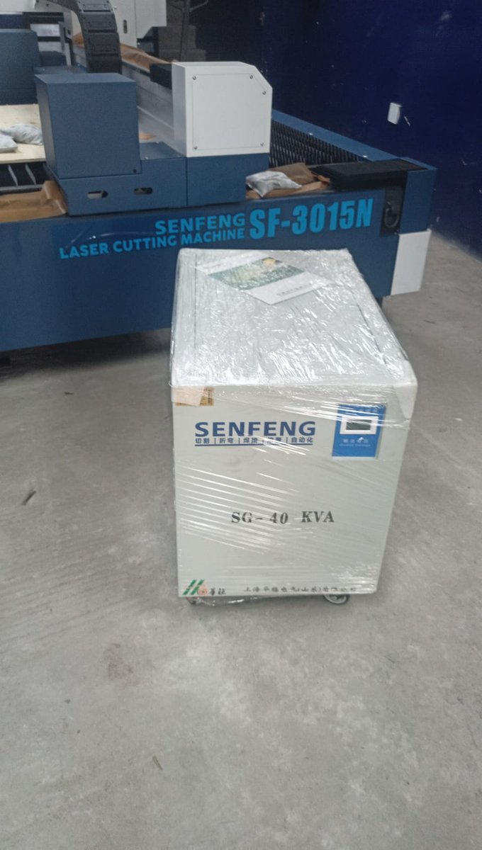 hispanialog's tweet photo. Instalación de #cortadoralaser #fibra de #3kW, marca #senfeng para cortar hasta #12mm en #aceroinoxidable y #20mm en #acero para cliente en la ciudad de #Guayaquil https://t.co/GgYA3dTEr2