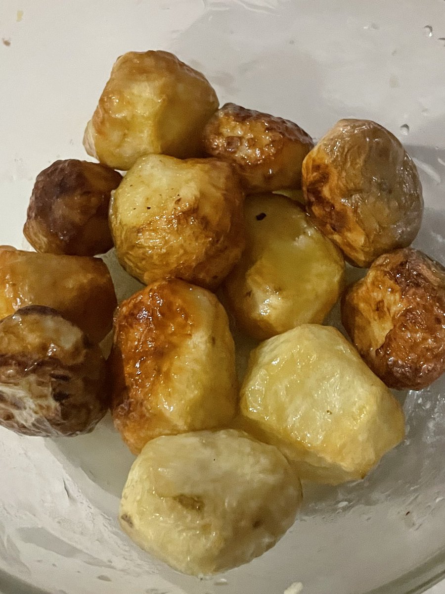 먹는게좋은고딩 tweet media