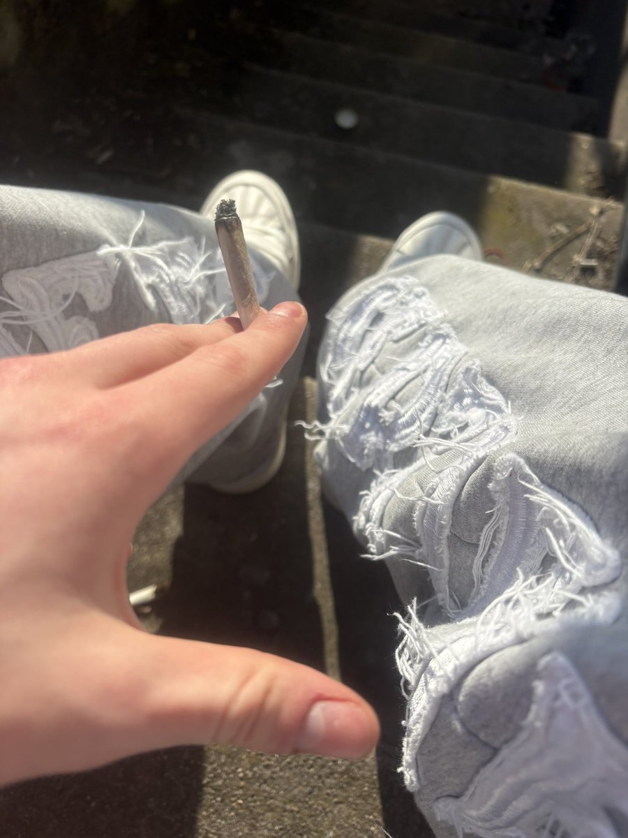 Bei dem witter schön verschwitzt also ab in die DMs und treffen ausmachen 🐕
<a href="/Juan177117/">Cash master Juan</a> <a href="/MasterHamfrey/">Henro</a> 
#findomalpha #findom #cashmaster #twink #sub #master #cashslave #alphamaster #zahlsklave #feet #foot #feetworship #feetboy #nike #tn #sneaker #sneakerhead
#sneakerworship