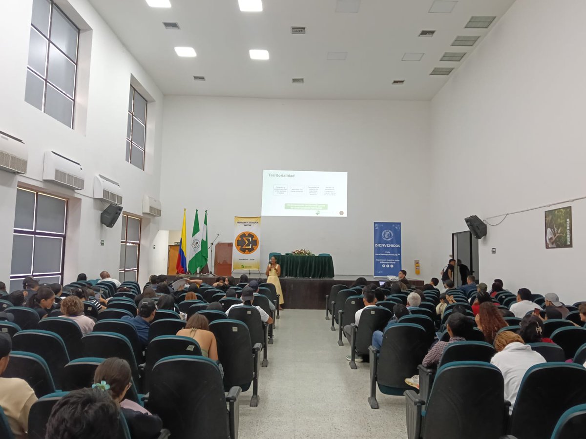 RadNalCo's tweet image. #MiPaís 📻 | Radio Nacional de Colombia en #Valledupar 97.7 FM acompañó el seminario “Territorialidades, realidades y políticas agrarias”, un espacio académico para reflexionar sobre las dinámicas culturales, sociales, ambientales y económicas de la vida rural en el Cesar y la