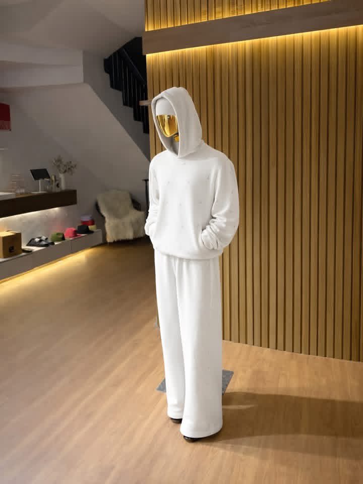 Celebrity Tailor tweet media