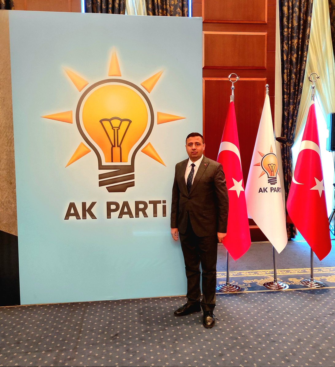 Başı rahmet, ortası mağfiret, sonu da azaptan kurtuluş olan bir Ramazan ayını daha tamamlayarak kavuştuğumuz mübarek Ramazan Bayramı'nızı canıgönülden tebrik ediyorum.                                                                                

Bayramımızın; ülkemiz,