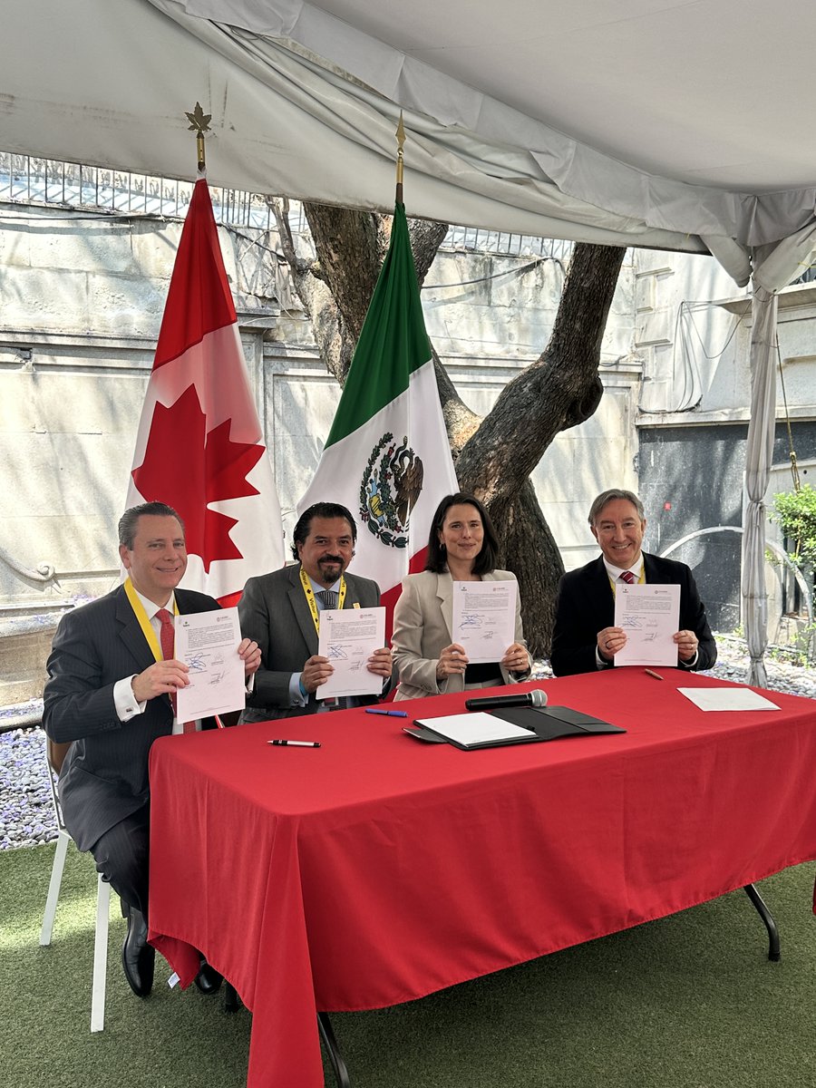 Canadá en México tweet media