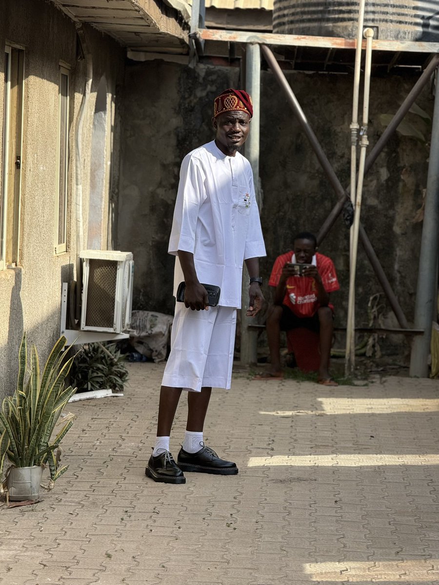 AlutaVandersar's tweet photo. @ifedayo_johnson ADEdamola 🤴 https://t.co/fZSlzMr2Rt