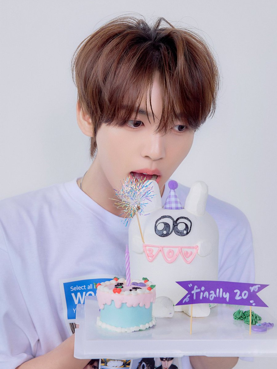 우리 유진이 생일축하해요🎂

#영원한_아기_뽀돌이의_생일
#TWENTY_YUJIN_HBD