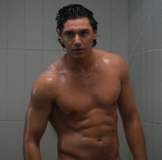 🏒 | Nós te entendemos Wellsy, o capitão do time de hockey da Briar U é HISTÓRICO 🔥😋