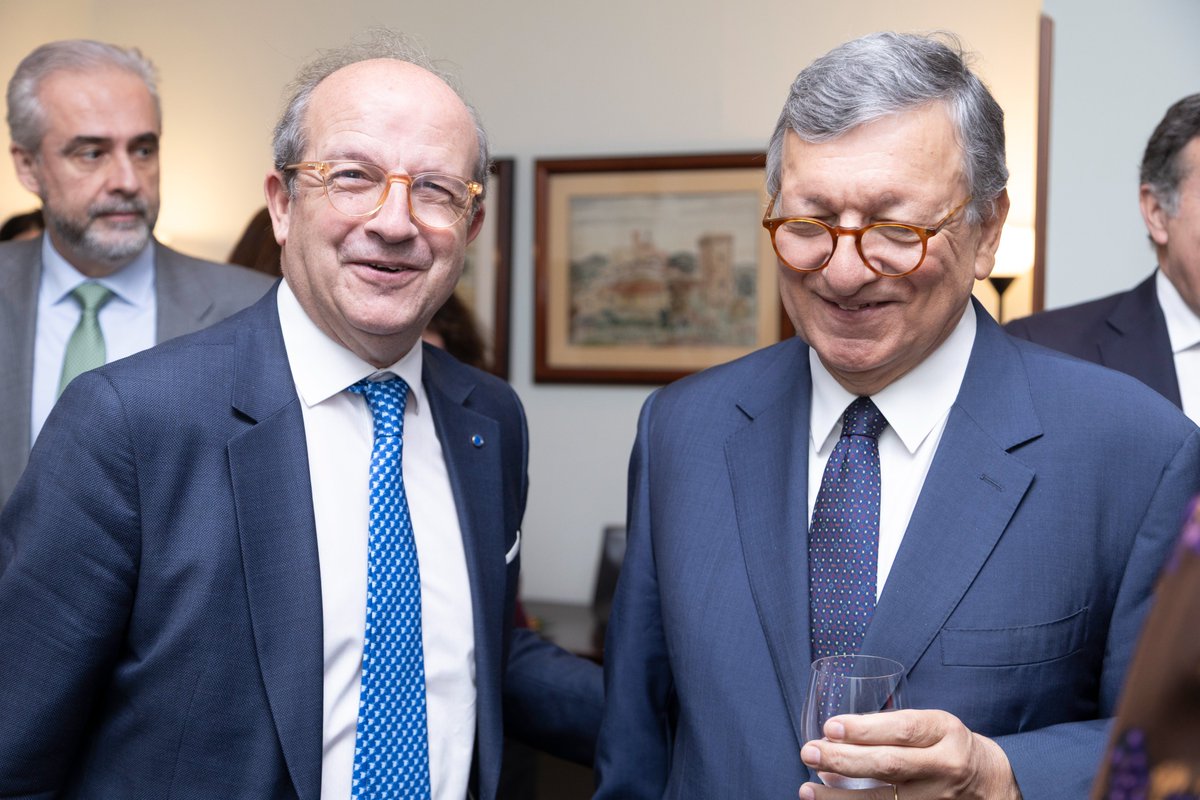 Comisión Europea en España tweet media