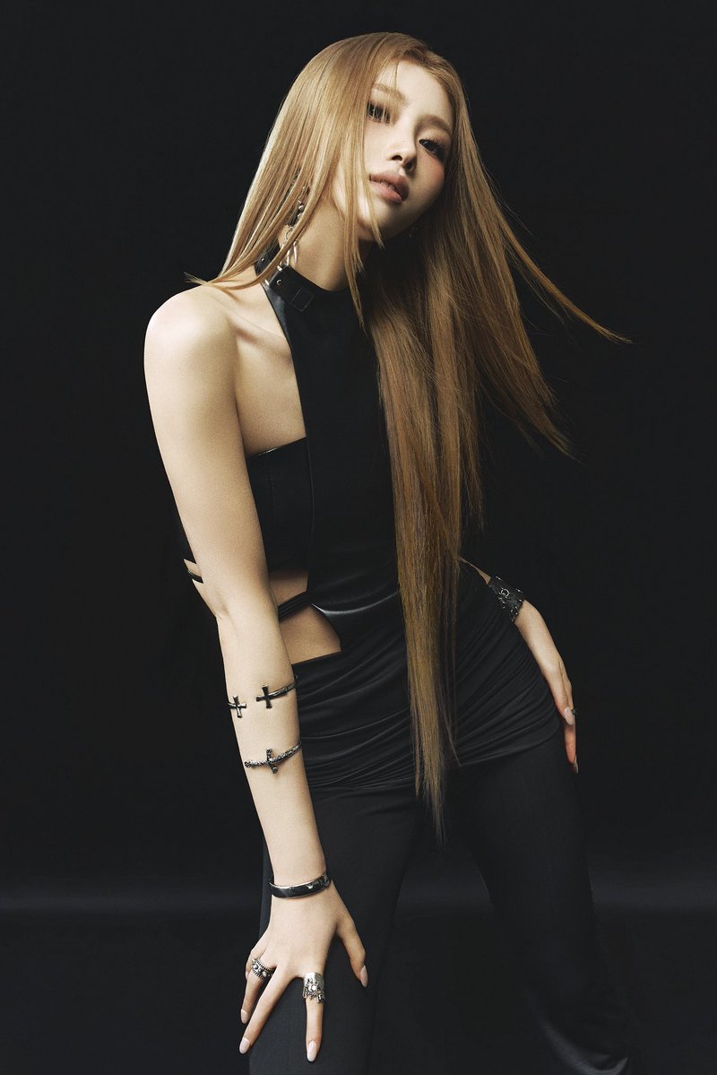 tiffany #thankyouyoungeun | ia *౨ৎ ♥️🎸⋆。˚* tweet media