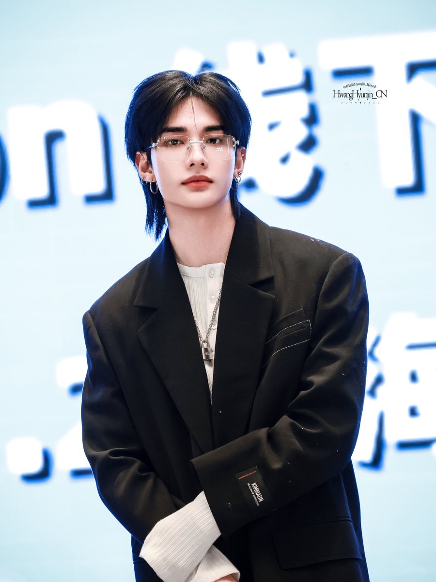 黄铉辰Hyunjin_中文首站 tweet media