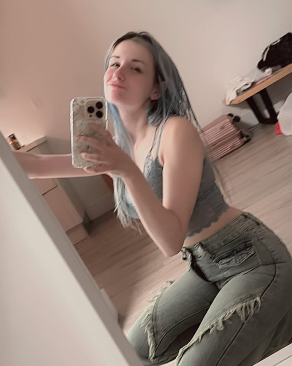 Alera21k tweet media