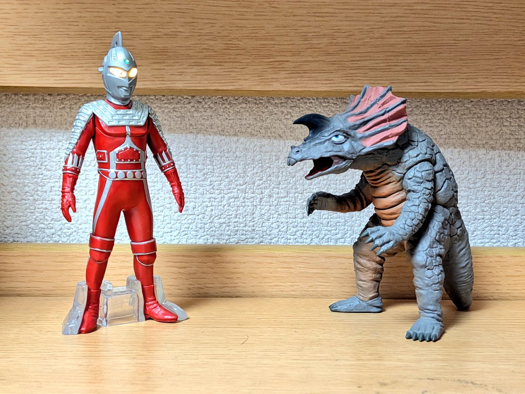 ということで届きましたよ、アルティメットルミナス ニセ