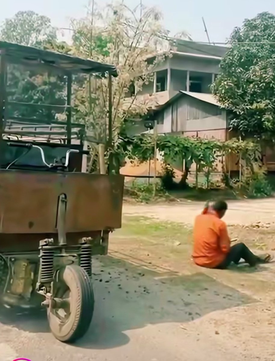 शब्द tweet media