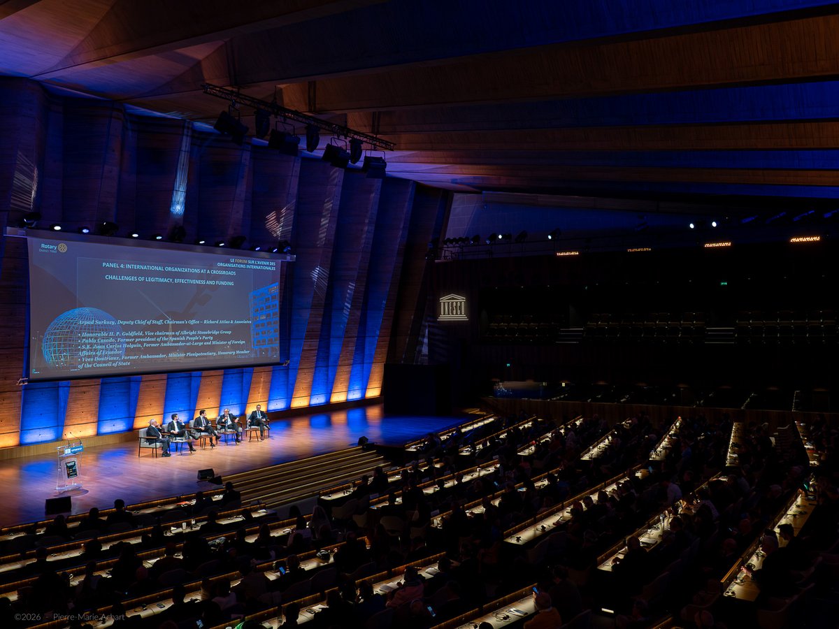 Rotary International tweet media