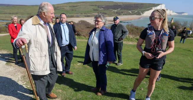 Mirror Royal tweet media