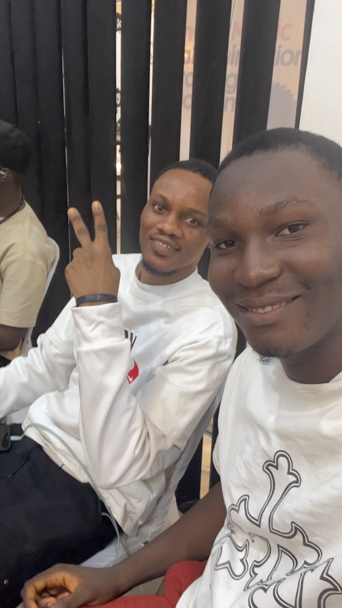 VictoWrite tweet media