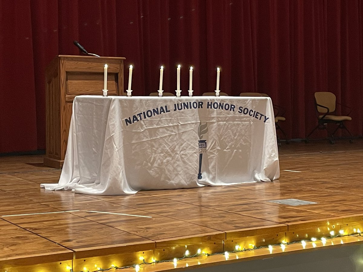 principalpeo's tweet photo. I’m so proud of our new NJHS Inductees! They are a fantastic group of young ppl who will lead their peers and set the tone for next year at @avonsouth. I’m also grateful to our outgoing students who organized such a dignified ceremony for this special event! #WeAreSouthWeAreOne https://t.co/hWJ3UlxO8C
