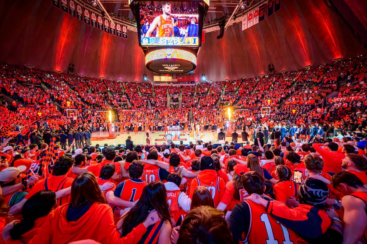 Illinois_Alumni's tweet image. Victory, Illinois, Varsity. 🔶🔷

The #Madness starts tonight!

🏀: @IlliniMBB 
🆚 [14] Penn
⏰ 8:25 p.m. CT
📺 TNT

 Pregame events: go.illinois.edu/NCAApregame
 Find a watch party: go.illinois.edu/IlliniGamewatch

🏀 @IlliniWBB 
📅 March 21
⏰ 8:30 p.m. CT
📺 ESPN2

#ILLINIpride #ncaa