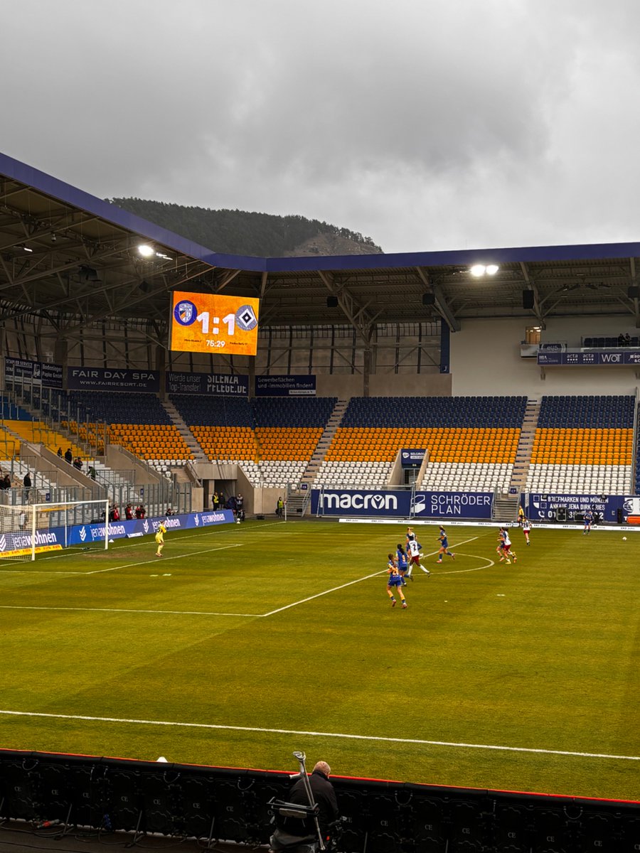 𝙡𝙖𝙪𝙧𝙖 蘿拉 🏁🎸 | GR1 tweet media