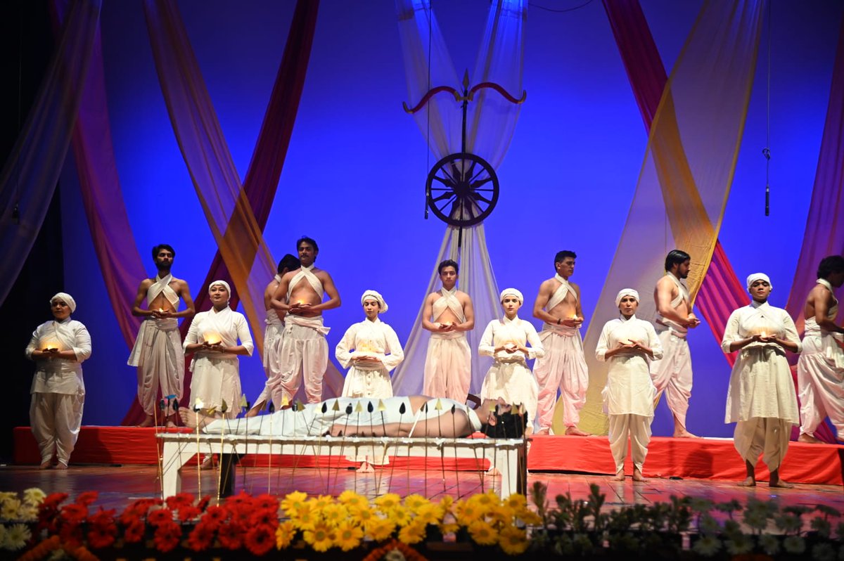 AkashvaniAIR's tweet image. Glimpses from the programme!

#Adhirathi #RamdhariSinghDinkar #mahabharat