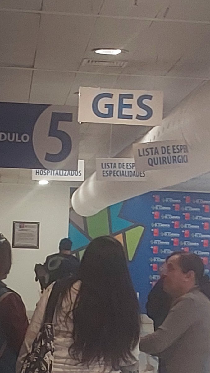 paoecheve's tweet photo. @HECMaipu @ministerio_salud Solicito información sobre el criterio de atención del módulo 5, ventanilla 2, cupos limitados 35/día, horario reducido, se vulnera el acceso a la salud de quienes no pueden llegar al alba. No pueden garantizar la atención? #saludpública https://t.co/Q7NVMHU3d3