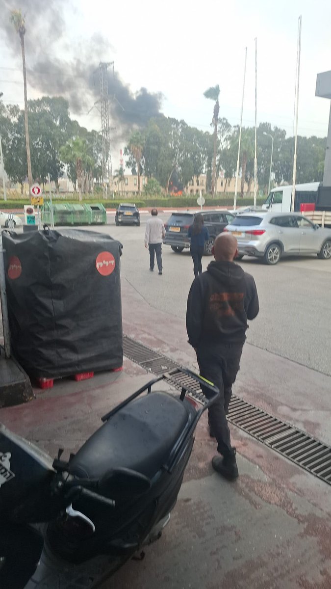 aprajitanefes's tweet image. 🇮🇷|Iranian missiles tore through Haifa refinery in occupied territories!

 Plowed it! Burned it! Delivered!

📌 Bon appétit, #Zionists