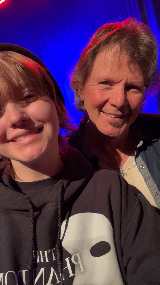 your_localqueer's tweet photo. Met THE James Dean Hicks today! Managed to get a .5 as well @JamesDeanHicks https://t.co/R8N8Gzp6Xm