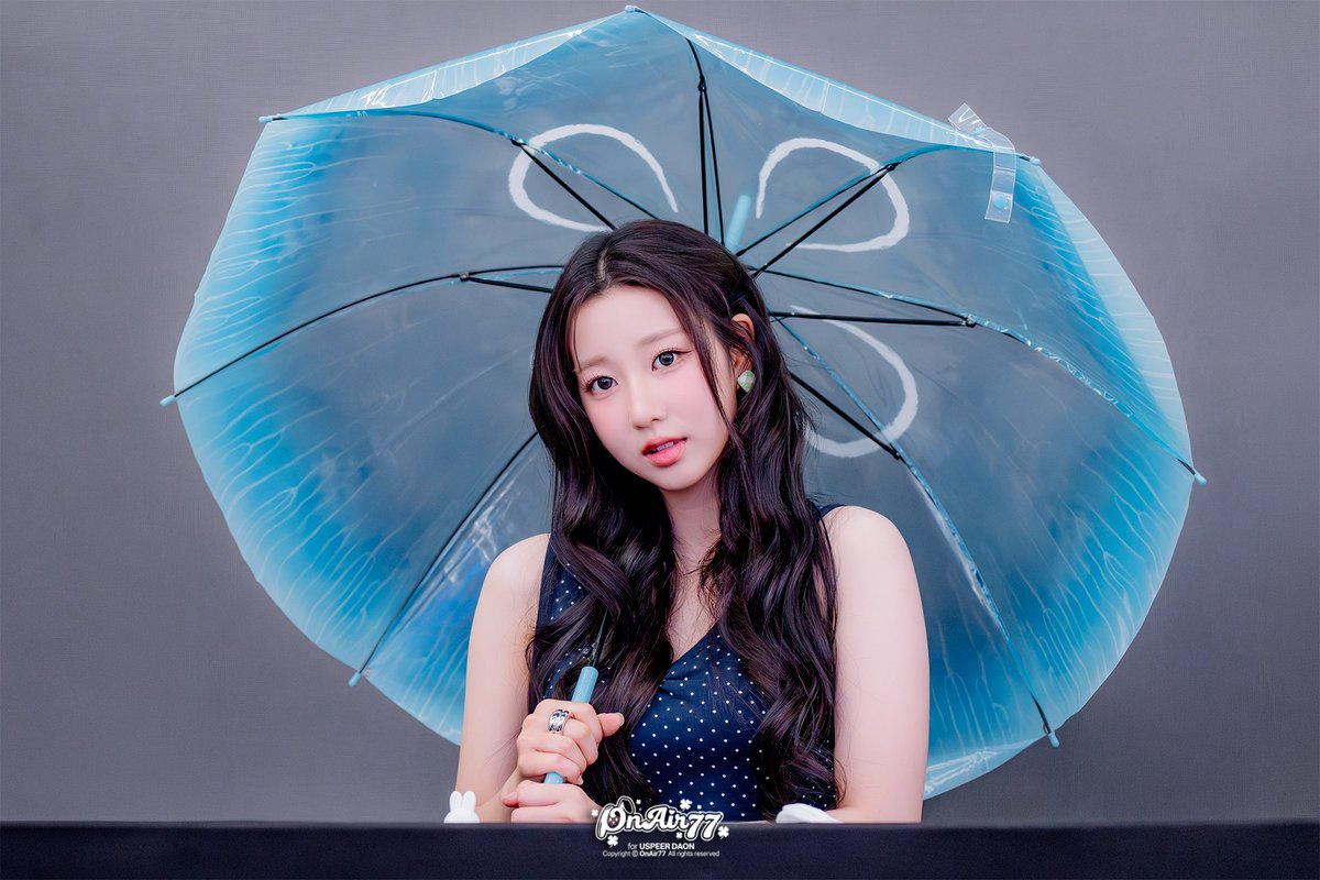 250814 에버라인 팬사인회

#다온 #DAON
#유스피어 #USPEER
<a href="/USPEER_official/">USPEER_official</a>