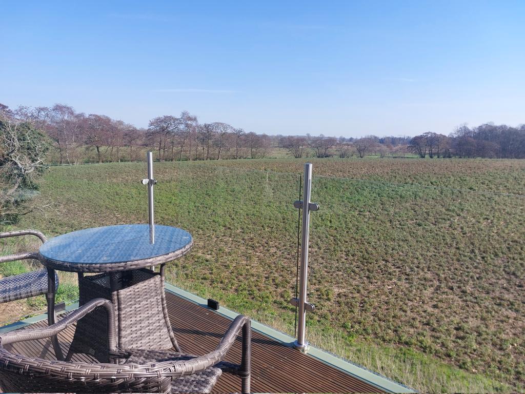 digiscoper1973's tweet photo. Lovely view of the Waveney valley from the balcony https://t.co/2LMl1DugPq
