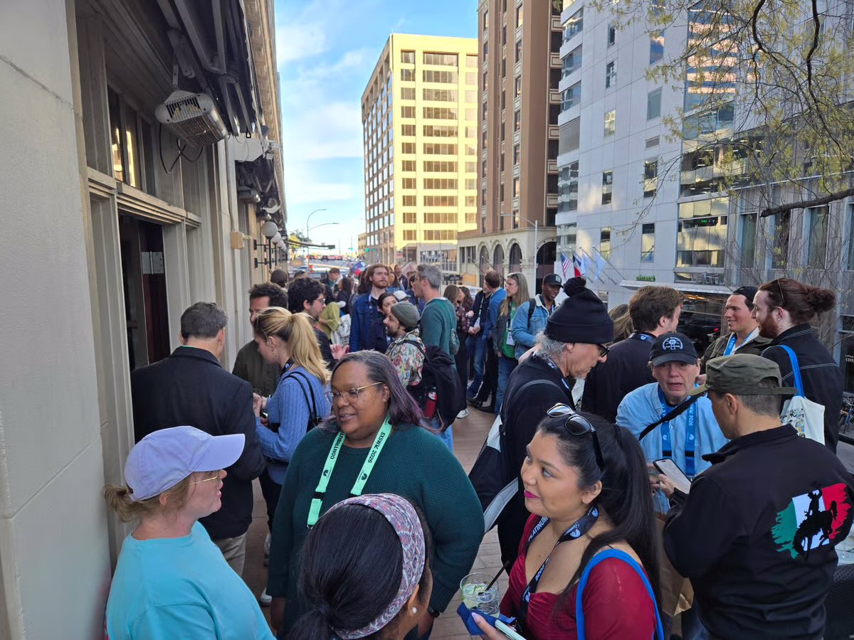 Decentralized Pictures tweet media