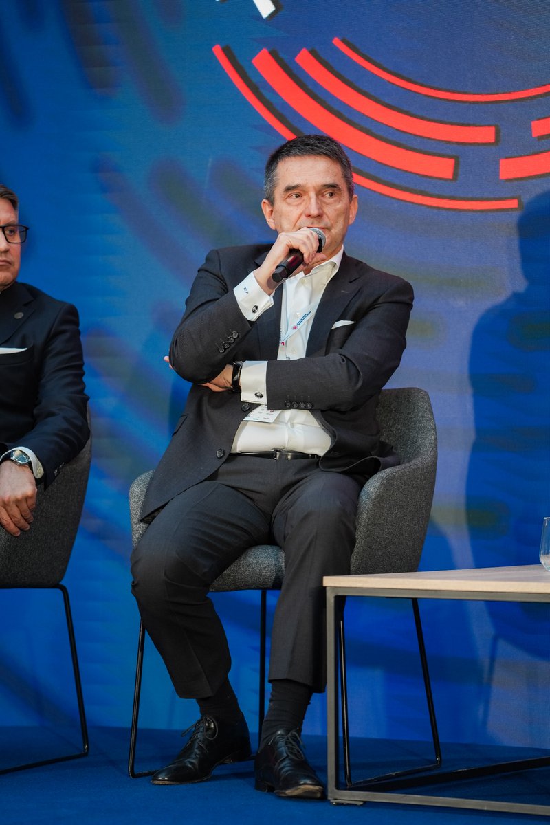 WB GROUP tweet media