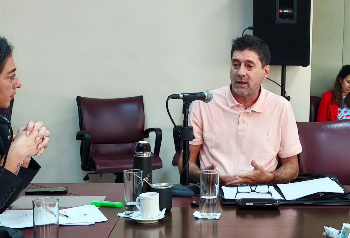 Geraneuquen's tweet image. #ComisiónD
Iniciamos el tratamiento del #Proyecto de #Ley que crea el Programa Provincial de Articulación entre Bibliotecas Populares y el Sistema Educativo para garantizar el acceso de los estudiantes a los libros y materiales bibliográficos que necesitan. 📚