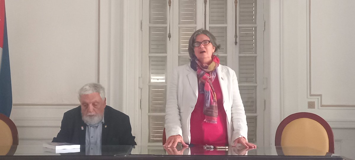 DeLaCruzLaura tweet media