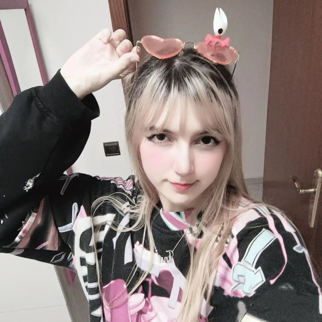 NEEKOTINAVT™ tweet media